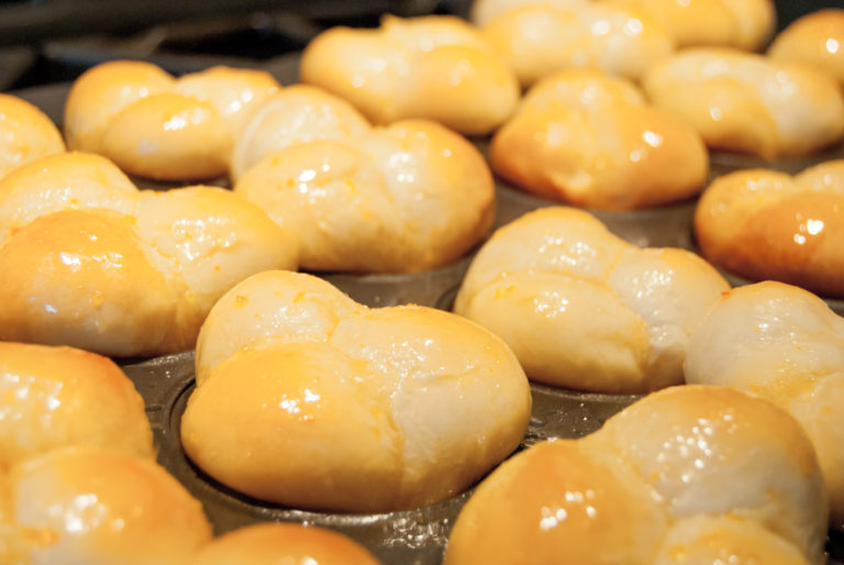 Orange Glazed Dinner Rolls The Everything Housewife