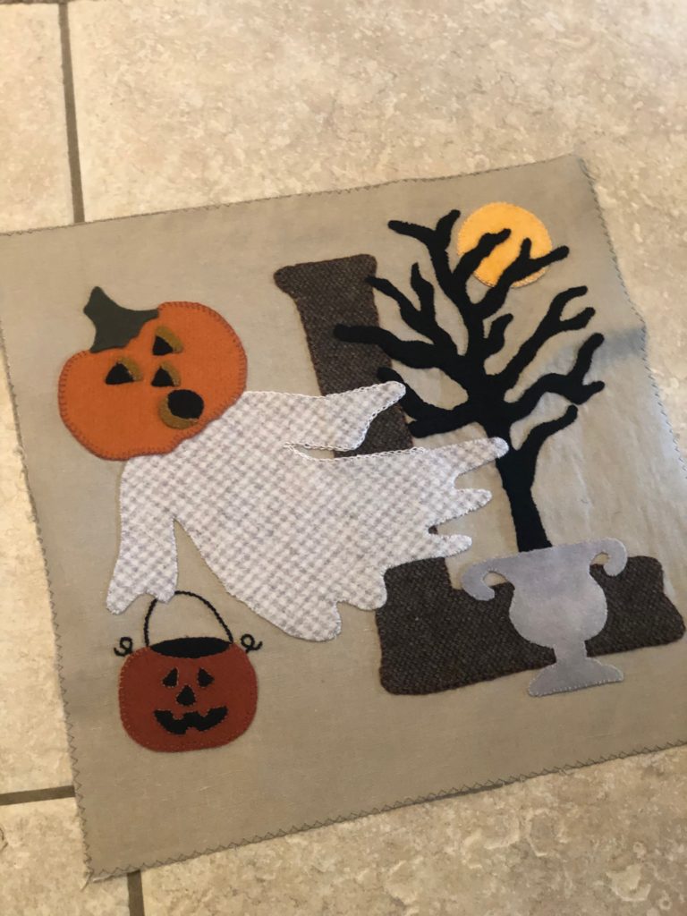 Halloween Wool Wall Hanging – The Everything Housewife